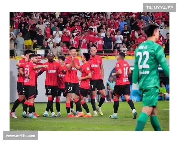 黑马成都蓉城连续两年紧追争冠集团,整体足球理念获认可 黑马成都蓉城连续两年紧追争冠集团,整体足球理念获认可